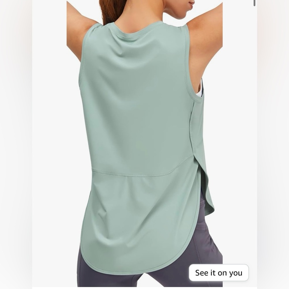 NWOT Amazon Women’s Ice Silk 🏋🏽‍♀️Workout Top 🏋🏽‍♀️ In Greyish Green, size M